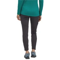 PATAGONIA W'S R1 DAILY BOTTOMS INK BLACK - BLACK X-DYE 23 -Ski Promotion Magasin 9 110770 w s r1 daily bottoms ink black black x dye 40545 inbx 03