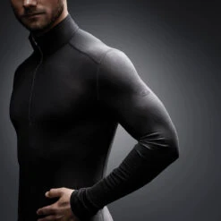 ICEBREAKER MERINO 200 OASIS LS HALF ZIP BLACK 23 15 ICEBREAKER MERINO 200 OASIS LS HALF ZIP BLACK 23 -Ski Promotion Magasin 9 43697 200 oasis ls half zip black 104367 001 07