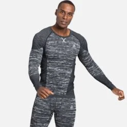 ODLO BLACKCOMB ECO BL TOP CREW NECK L/S BLACK SPACE DYE 23 -Ski Promotion Magasin 9 95365 blackcomb eco bl top crew neck l s black space dye 188562 60223 04
